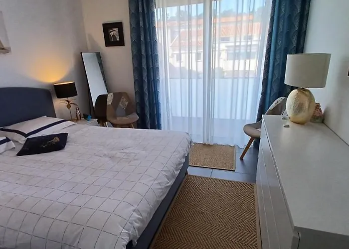 Nepita- Vue Mer- Piscine En De Standing- Clim-wifi Appartement *